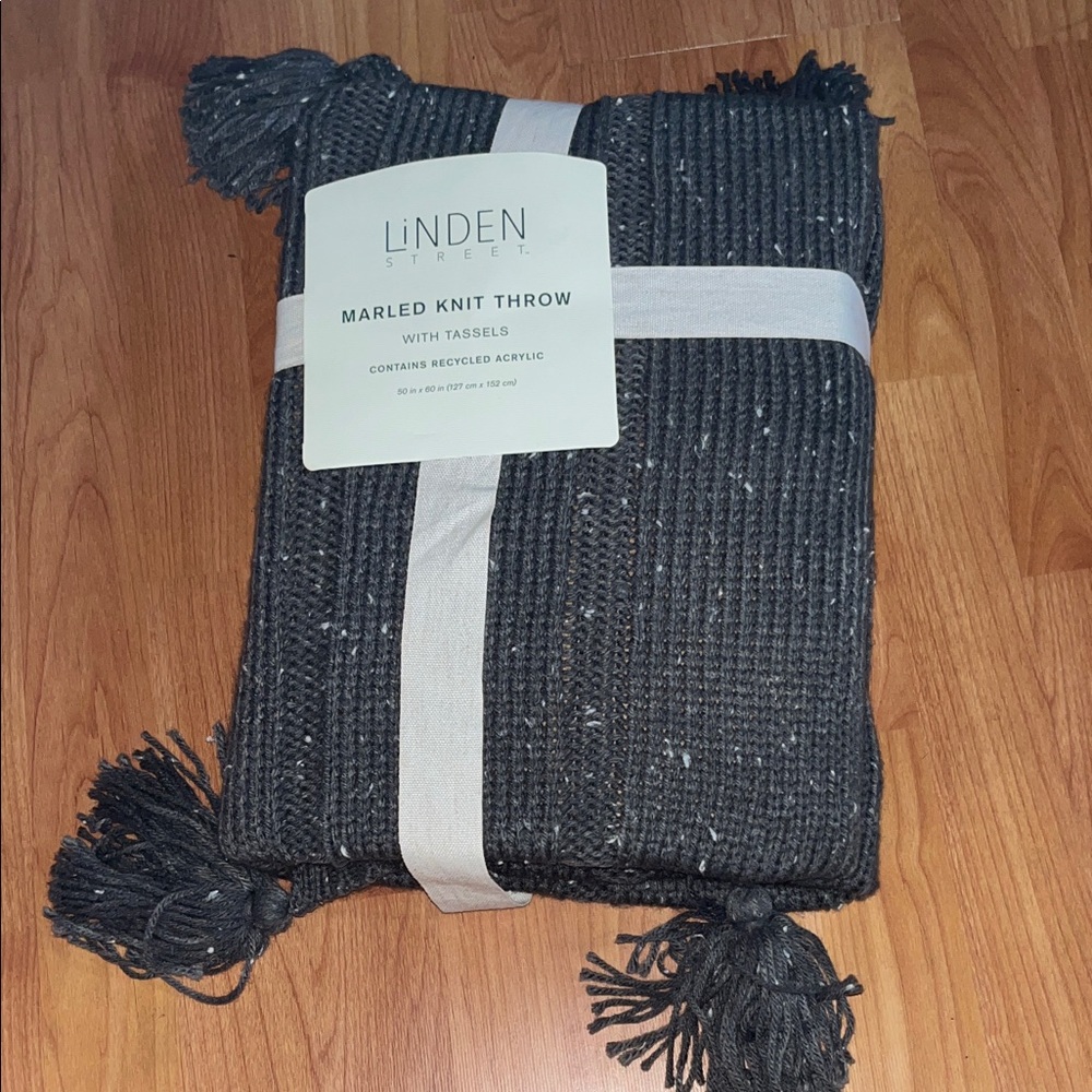 Linden Street Gray Knit Throw with Tassels